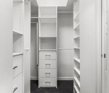 Stunning Family Home - Photo 1