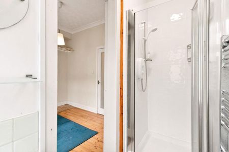 1 Bed Flat - Photo 5