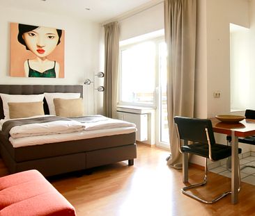 Kwartier Latäng: Schick möbliertes Apartment mit Balkon - Foto 1