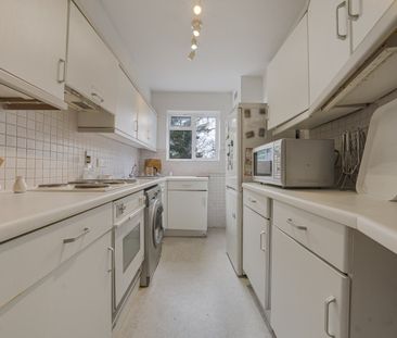 Queens Court, Queens Road, Richmond, Surrey, TW10 - Photo 3