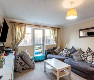 2 bedroom property to rent - Photo 1