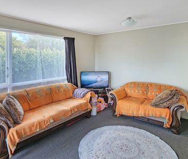 2 Bedroom in Maungaraki - Photo 4