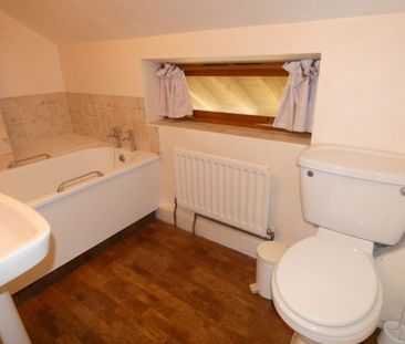 2 bed Semi-Detached - To Let - Photo 4