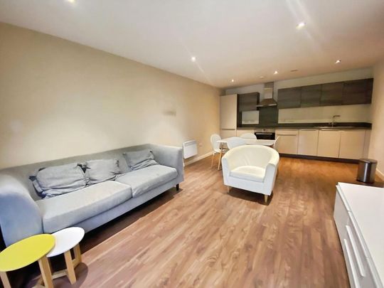 2 bedroom flat to rent - Photo 1