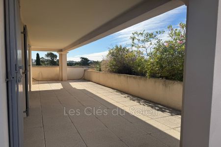 Location Appartement 4 pièces 84m² TOULON 83000 - Photo 5