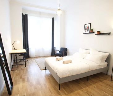 Room in Bernhard-Weiß-Straße, Berlin for 43 m² with 2 bedrooms - Foto 1
