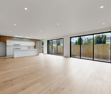 NEWLY BUILT LUXURY: CONTEMPORARY LIVING AT ITS FINEST - Photo 5
