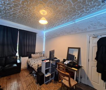 6 Bed - 26 Estcourt Terrace, Headingley, Leeds - LS6 3EX - Student - Photo 6