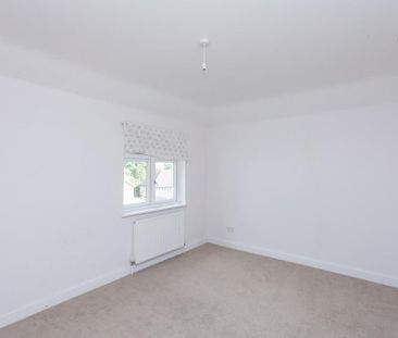 4 bedroom detached house to rent - Photo 2