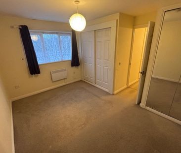 Barnum Court, SWINDON - Photo 1