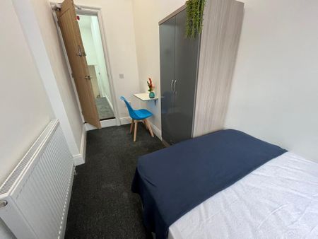 1 bedroom in a house share to rent - Photo 2