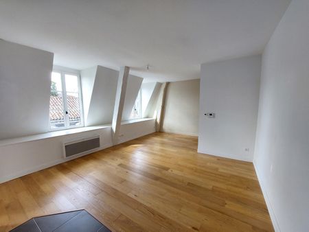 location Appartement F2 DE 56.34m² À POITIERS - Photo 2