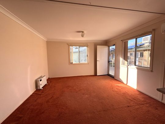 Spacious Unit Close to Local Amenities - Photo 1