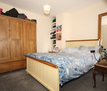 Hermitage Road, Woking - Photo 5