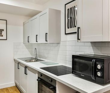 House to rent - Photo 4