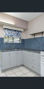 Comfort, Convenience & Space in the Heart of Kirwan! - Photo 4