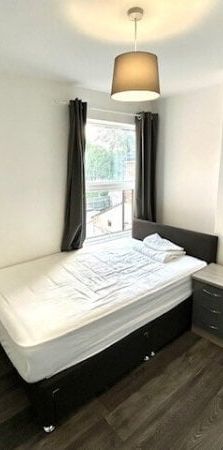 Sydney Street , Boston, Property for rent - Photo 1