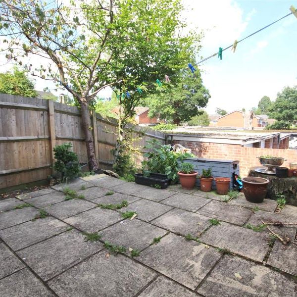 Midhope Road, Woking - 3 bedrooms Property for lettings - Seymours - Photo 1