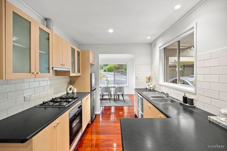 4 Summit Cres, Ringwood North VIC 3134 - House For Rent | Domain - Photo 4