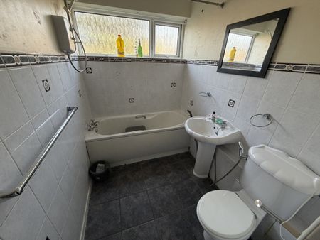 Cliftonville Court, Northampton - Photo 4