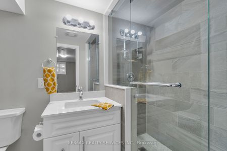 Detached Home For Lease | W8076488 - Photo 2