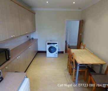 Boston Manor Road, TW8 - Photo 2