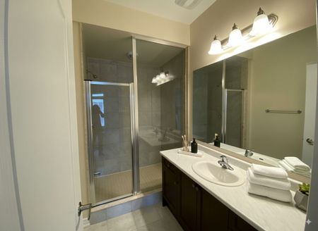 For Lease - 16 John Rudkin Lane, Markham, Ontario - Photo 5