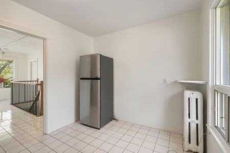 For Lease - 21 Plymonth Road, Welland, Ontario - Photo 4