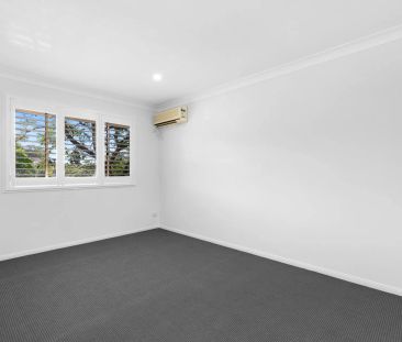 Renovated Townhouse in Prime Greenslopes Location - Photo 2