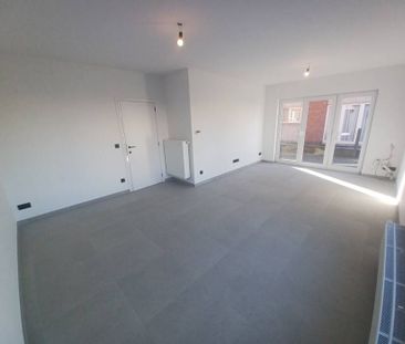 Volledig gerenoveerd appartement met 2 kamers, terras en garage te ... - Foto 4