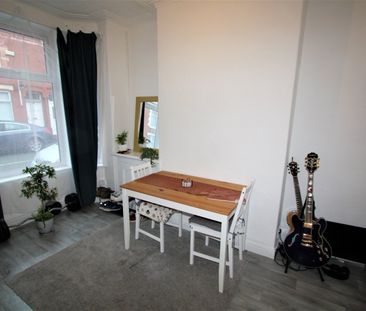 2 Bed Terraced House, Worthing Street, M14 - Photo 5
