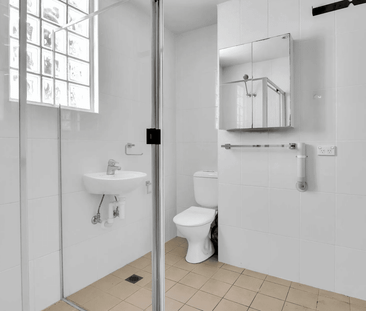 Huge One Bedder in Heart of Crows Nest - Photo 5