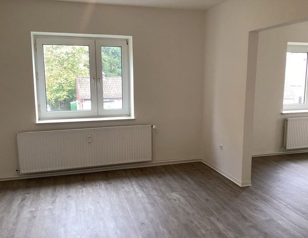 Wo das Leben so spielt - sanierte 3-Zimmer-Wohnung, sofort anmietbar! - Foto 1