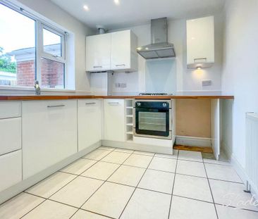 2 bedroom townhouse to rent - Photo 1