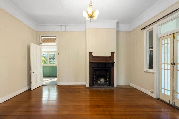 “Simple & Convenient Auchenflower Living” - Photo 1