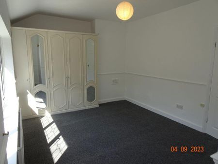 2 bedroom semi-detached house to rent - Photo 5