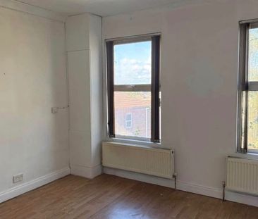 2 Bed Flat, Hitchin Road, LU2 - Photo 4