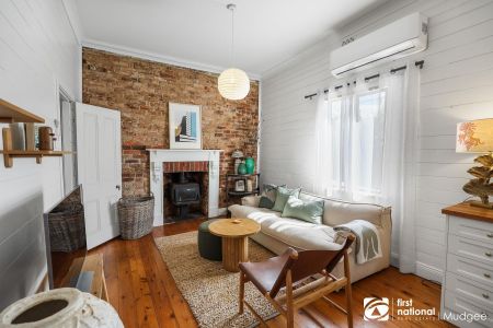 FULLY FURNISHED LUXURY IN THE HEART OF MUDGEE - Photo 2