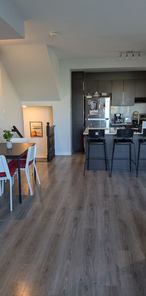 For Lease - 567 Ozawa Private, Manor Park - Cardinal Glen and Area, Ontario - Photo 1