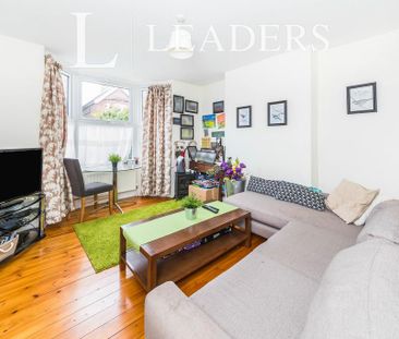 4 bedroom semi-detached house to rent - Photo 2