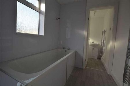 Middlewich Road, Winsford, CW7 - Photo 3