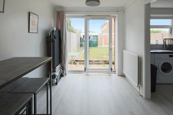 3 bedroom semi-detached house to rent - Photo 1