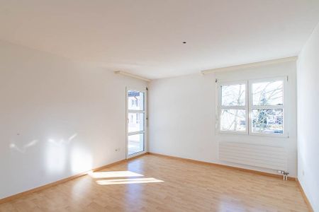 Sonnige 3.5- Zi. Wohnung im 1. OG mit Balkon - Photo 4