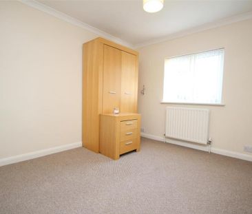 2 bedroom end of terrace house to rent - Photo 5