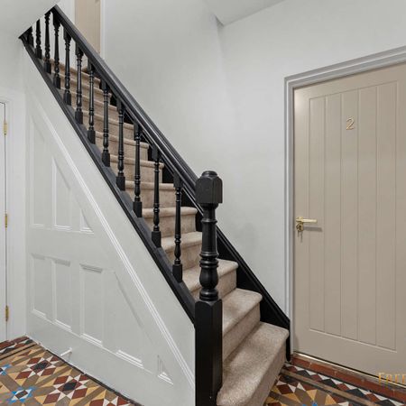 Derbyshire Lane Room 2 - Photo 4