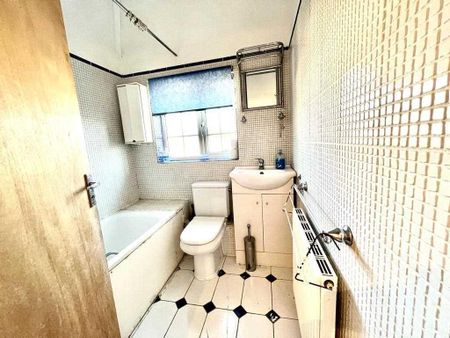 2 bedroom semi-detached house to rent - Photo 5