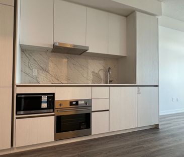 For Lease - 8 Interchange Way Unit# 5211, Vaughan, Ontario - Photo 3