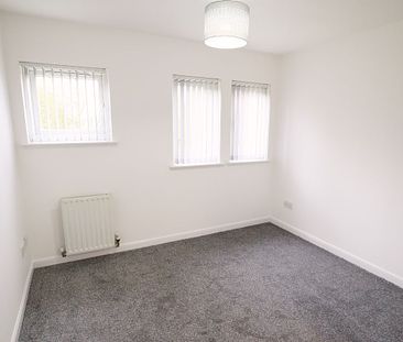 1 Bed, Flat - Photo 1