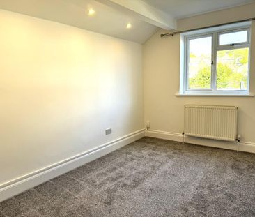 2 Bedroom Flat - Photo 2