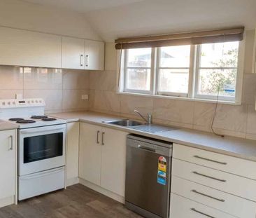Home With Character! - Photo 2
